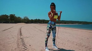 ONE BAND UPPER BODY CIRCUIT 💯 There are so many variations you can hit with this LARGE RESISTANCE BAND 😃 Want more❓Now you can train with me. Just click below 👇 http://ftpln.com/janinedelaney You can even try the first week of my 12 Week TOTAL BODY TONE for FREE with zero obligation❗️After that it’s less than $10/mos 😁 Hope to see you there 😘 Sponsored | Janine Delaney