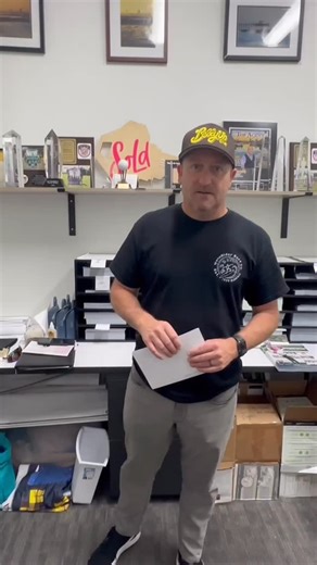 OC Market Update: Rates Down, Purchasing Power Up 📊🏡 A lot of data this week — but here’s what actually matters. 💰 Mortgage Rates • This time last year: around 7% • Today: high 5s to low 6s • Lowest rates we’ve seen since 2022 What that means 👇 Buyer purchasing power is up 12–15% year over year. For the average OC buyer, that’s roughly $1,000–$1,200 per month in savings. 🏠 Inventory • Highest level in the past five years • Up about 10–15% compared to last year 📉 Pricing • Flat to up about 