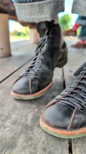 You found the perfect patterned socks 🌊 #oddlysatisfying #style. credit - @boots_hesd