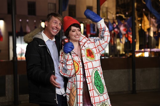 Jack McBrayer Channeled 30 Rock's Kenneth in Friend Alexander Skarsgård's SNL Episode