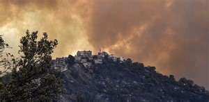 À l’épreuve du feu et de la pandémie, un regain de solidarité nationale en Algérie