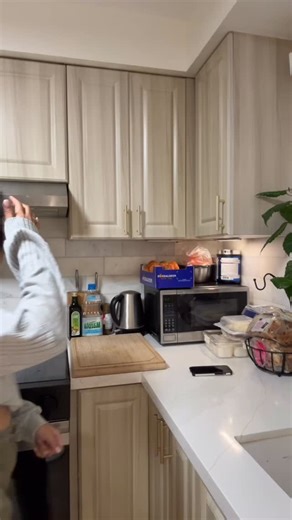 Fake medical insurance scams often come as urgent calls or texts claiming your coverage is expiring, suspended, or needs “immediate verification.” They pressure you for personal details or payment before you can think. Real insurers don’t demand sensitive info out of the blue. Always contact your provider directly using the number on your card. #InsuranceScam #MedicalFraud #ScamAlert #OnlineSafety #CyberSecurity IdentityProtection StayInformed | Cloaked Inc.