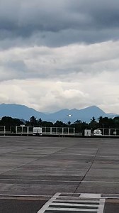 LOOK: Landed safely sa Kalibo International Airport (KIA) ro AIRBUS A321-231 RP-C9906 Incheon-Kalibo Flight it Philippine Airlines. Naghugpa raya ku Oktubre 3, 2025 sa KIA, bandang alas 12:26 it udtro-adlaw. video: Harold Gonzales #BrigadaNewsFmKalibo | Brigada News FM Kalibo