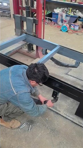Welding frame bracket, rear axle assembly, spring plate fixed front flexible back stressed backward