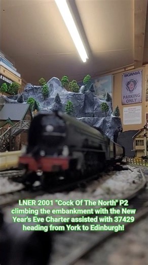 LNER P2 climbing the model embankment!!! 😄 #modeltrains #steamtrain #lner
