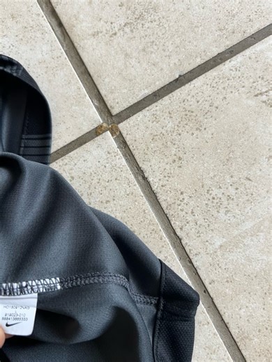 90s___Thrift on Instagram: "good nike - eintrancht frankfurt 2018-2019 home jersey condition 10///10 black large fault /// cut off care tags sold🤝 pre-loved items normally show signs of wear or colour fading . visible flaws or marks will be mentioned in the item’s description ."