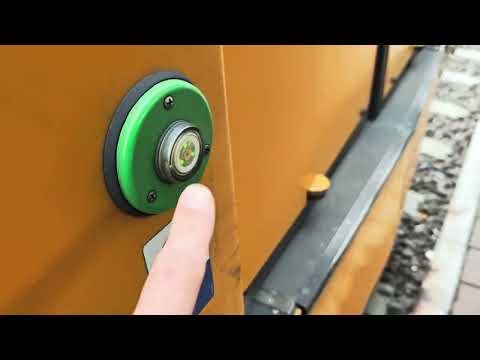Hungary, Budapest, Mexikói út Tram Stop - doors closing