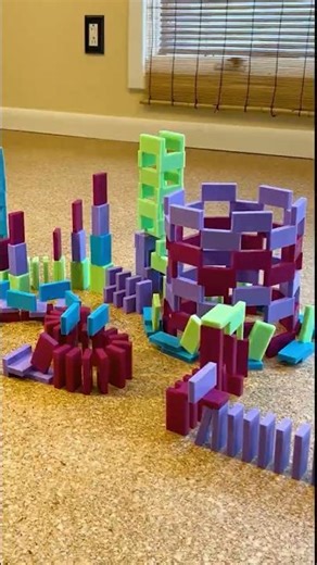 Incredible domino freestyle falldown! #H5dominocreations ‪@bpdolesdominoes4‬