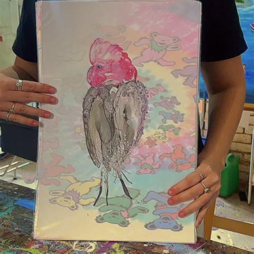 Who else likes birds!?🦆🦉🦜🐦‍⬛ We just got some new A3 prints in!! Easy to frame yourself and awesome prezzies for the up coming silly season.Come check them out while you’re next visiting Chiltern.#australianbirds #northeastartist #birdart #alcoholink #lisabishopstudioandartstore #australianbirds | Lisa Bishop studio and art store