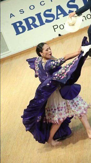 Marinera Norteña in Lima: Elegance and Flirtatiousness at Brisas del Titicaca | Peruvian Folklore