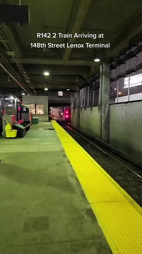 R142 2 Train Arrival at 148th Street Lenox Terminal