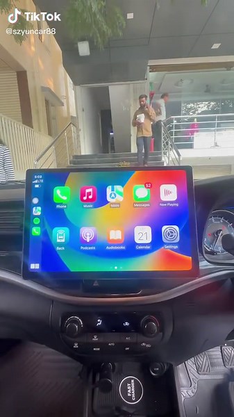 Ertiga Upgrade: 13.1 Inch Display Car DVD Player