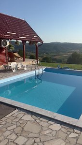 Turistički kompleks “Šumadijski Gaj”, na obroncima Gledićkih planina, kategorija ****. Podelite snimak. Sve informacije—> 063570004 , pozovote se na stranicu Dulene-Gledićke planine #kragujevac #sumadija #serbia #srbija #turizam #tourism #priroda #mountains Odavde imate veličanstven pogled na Gledićke planine 🌳 može da obiđete više atrakcija našeg kraja: -4 manastira u blizini (odaljeni 6-10 km) -prelivi kod brane Dulenskog jezera (7,5 km) -odmaralište centar Dulena (9 km) -ckrvu u centru V. Pč