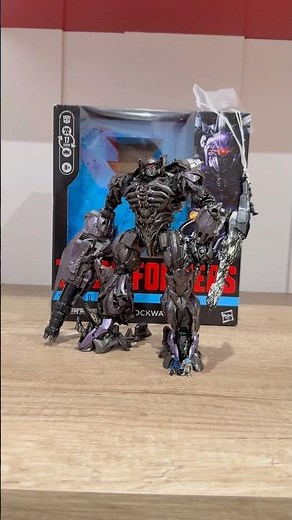 Transformers Studio Series 56 Leader Class Dark of the Moon Shockwave Unboxing (Reissued)