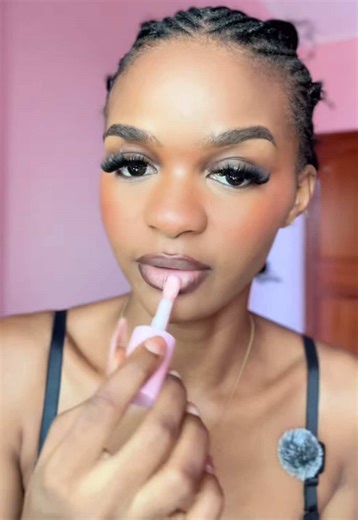 Make up avec moi 😍. #vv #fyp #influenceuse #makeuptutourial #creatorsearchinsights