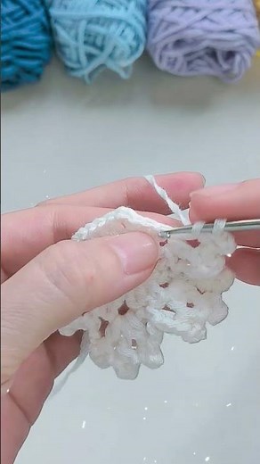 easy crochet snowflake tutorial for beginner #crochetforbeginners #beginnersstitch #crochetpattern