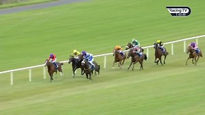 The well named To Glory makes a winning debut in the hands of for @ctkjockey and @gerlyonsracing 👏🏇👏 @LimerickRaces | Horse Racing Ireland