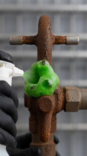 Instant Cleaning Rusty Valve #restoration #rust #satisfying #asmr #shorts