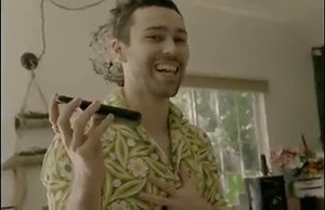 MAX - BLUEBERRY EYES (FEAT. SUGA OF BTS) BEHIND THE SONG youtu.be/-L_ZVMe-Tko | MAX