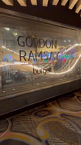 One of the most popular burger restaurants on the Las Vegas strip!! 🍔 📍 Planet Hollywood #vegas #lasvegas | Marco Murillo