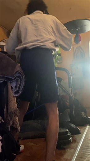 When da flash starts boxing😭