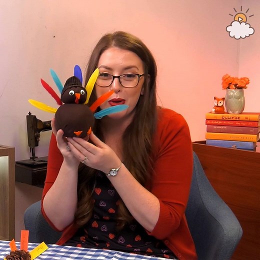 199K views · 271 reactions | Keep the children entertained at Thanksgiving with this DIY turkey craft made out of an old sock! | LittleThings | Facebook
