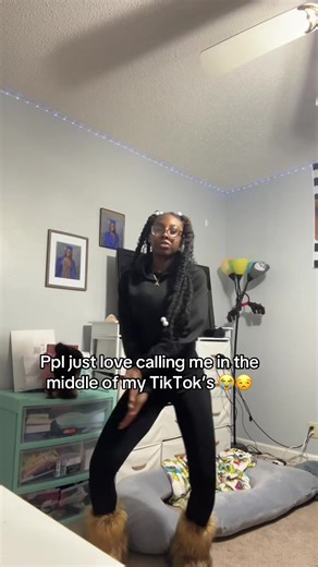 like whattt😂#fyp #relatable #call #dance #why😭 | dancing