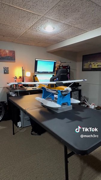 This is one of my favorite planes! 💛🏁 #rcplane #rchobby #seaplane #floatplane #remotecontrol #rc #aviation #remotecontrolairplane #fms