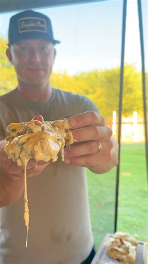 94 reactions · 432 shares | Taking comfort food to the next level with this Chicken Alfredo Garlic Bread recipe on our Pro Series 3-Burner Gas Grill! 龍 | Char-Broil | Facebook