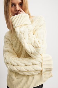 Knitted Oversized Cable Sweater Offwhite