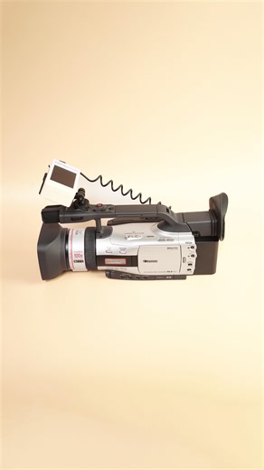 SoCal Cameras on Instagram: "Canon GL2 (2002) X @lograp These clips were shot on the legendary Canon GL2 — a 3CCD MiniDV camcorder with a tapeless setup for easy transfer straight to Micro SD. • 20x Optical Zoom lens w/ Fluorite glass • 3CCD sensor for rich, vibrant color • Manual controls • Tapeless recording – no tapes required More are GL2s are coming soon. Feel free to reach out with any questions. Hope all is well 🤝 #CanonGL2 #MiniDV #TapelessSetup #lograp #SoCalCameras"