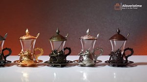 Alisveristime Handmade Turkish Tea Glass Set - Traditional Turkish Motifs, Set of 6 with Lids and Bonus Tea Spoons (Gold)