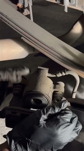 1995-2001 Ford F-150 Parking Brakes Replacement ‪@ElmoMotorWorks‬