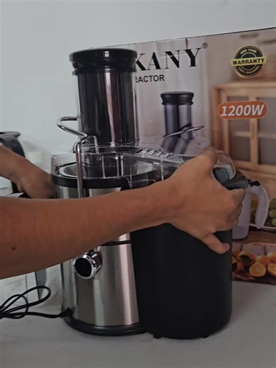 Preparate los juguitos naturales de cualquier fruta o de verdura para que le metas fuerte a la dieta o te refresques con este extractor de jugo
