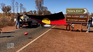 24K views · 497 reactions | ULURU CLOSED: Traditional Owners have blockaded the entrance to Uluru Kata Tjuta National Park, after a flight from a hotspot touched down in Yulara this morning. Parks Australia has since taken action, announcing a tempoary closure. | 9 News Darwin | Facebook