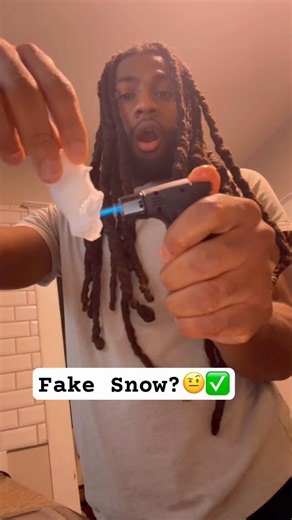 Everybody’s saying the snow ❄️ is fake… what y’all think? 🤔 #fakesnow #realsnow #snowtest #shorts