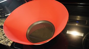 Skip cleanup after frying food with Frywall