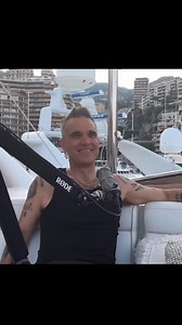 Robbie Williams tells Lunch with Lee that he’s at the top of his game live now. The full interview is available on Australian cricketer Lee’s socials now. #robbiewilliams | Robbie Williams Rewind Podcast