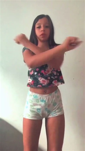 menina dançando (bio)