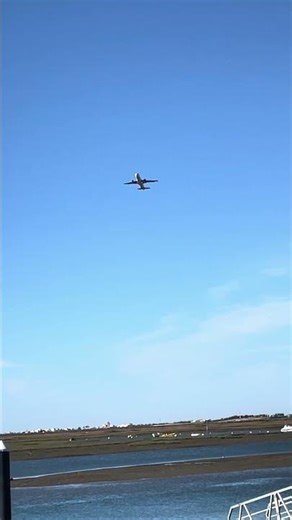 EasyJet A320 departing faro