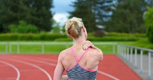 Douleur dans le haut du dos : pourquoi j'ai mal et que faire ? Les conseils d'un ostéopathe