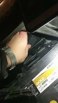 How to Replace the Fuel Pump Relay - 260e, 300e Mercedes w124