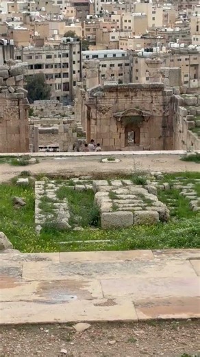 Exploring Jerash, Jordan, Itaca Holiday from Tammy N. 🇯🇴