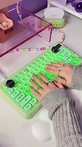 [AD] I love these green jelly keycaps! 💚[AD]