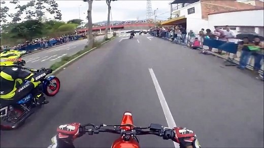 Course moto sur route