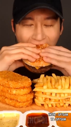 SP7SAM on Instagram: "ASMR DOUBLE CHEESEBURGER, HASH BROWNS, FRIES & APPLE PIES MUKBANG 😍🍔🍟 Double cheeseburger dripping with cheese… crispy hash browns… golden fries… and hot apple pies with that sweet crunch 🤤🔥 Pure NO TALKING eating sounds, crispy bites, deep crunch and satisfying chewing that every ASMR lover enjoys! 🎧✨ Full fast-food feast vibes — comfort food, crunch, and pure cravings in one video! 😍🔥 Daily ASMR mukbang uploads on SP7SAM — support and let’s make this reel VIRAL! �