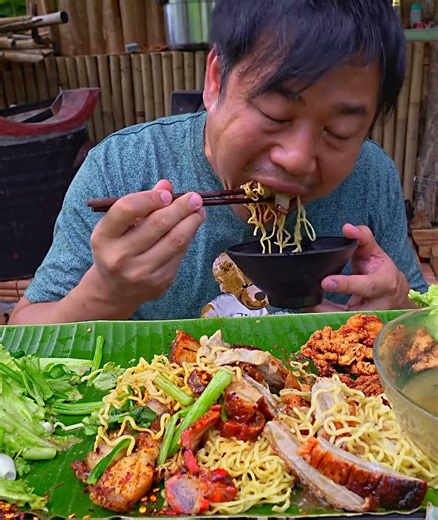 You’ve Never Seen Dry Noodles Like This Before #mukbang #mukbanginternational #asmr #eat #food