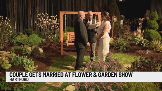 Burlington couple gets married at Connecticut Flower and Garden Show