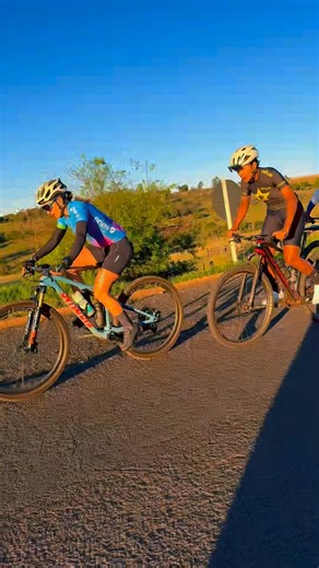 PROUMB Assessoria Esportiva on Instagram: "Preparação das meninas @proumb_oficial @emc_ciclismo para longas jornadas e hoje 90km com apoio do gregário @cesar_emenegildo40 . @dri_teixeira_paula @janete_tedesco Treinadores: @lourencomaique @treinador_pedroumbelino"