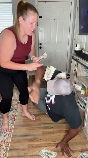 GET YOUR MONEY UP, NOT YOUR FUNNY UP 💰😂 #comedy #funny #shorts